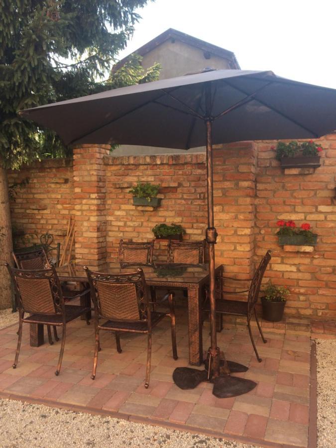 Fodan Apartman Sarvar Exterior photo